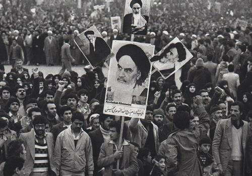 انقلاب اسلامی عامل مهم تجدید حیات تمدن اسلامی است