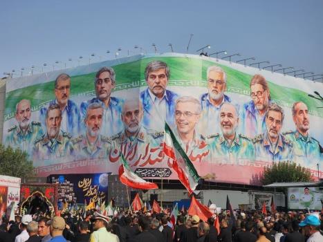 سلام و علیک فرمانده ارشد نیروی قدس سپاه با زینب سلیمانی
