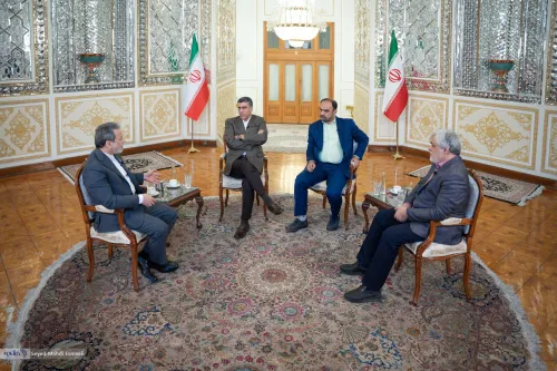 عباس عراقچی، میهمان اتاق سردبیری خبرآنلاین