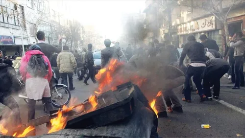 تندروهای داخل و خارج از جامعه دانشگاهی انتظار بیجا نداشته باشند آنها طرفدار جنگ و خشونت نمی شوند